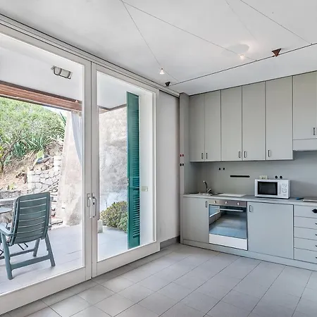 Scilla Apartment